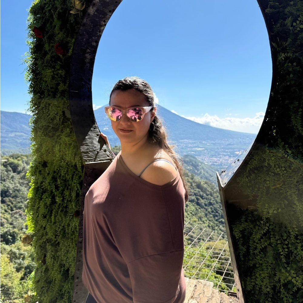 Meet your Posher, Angeles